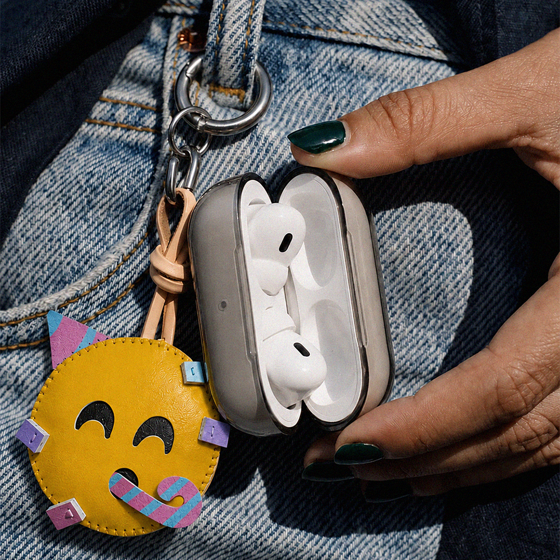 display-for-bag-charms