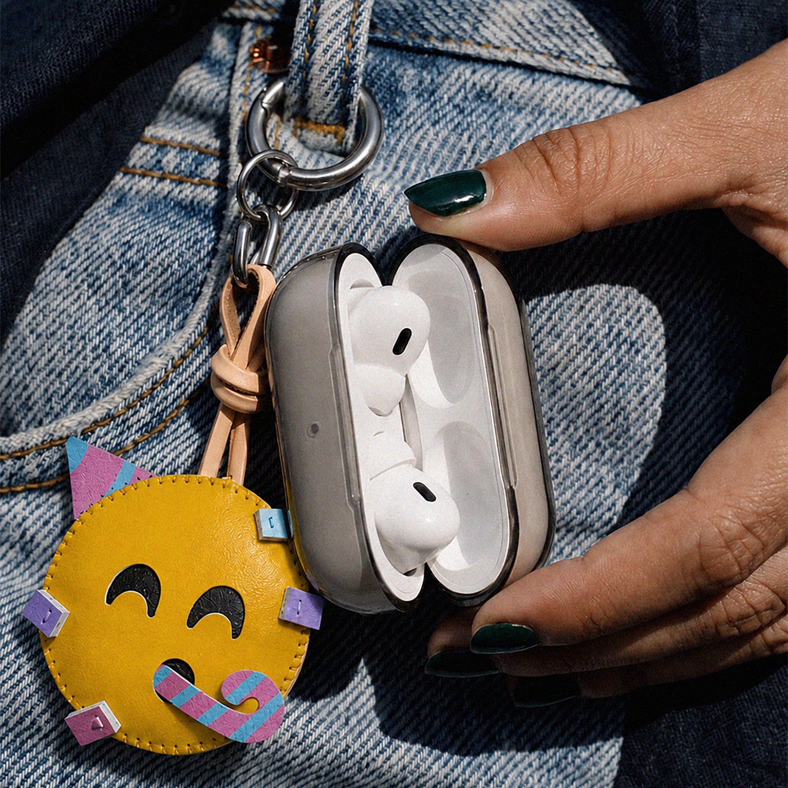 display-for-bag-charms